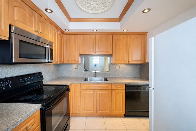 5041 W Oakland Park Boulevard 111, Lauderdale Lakes, FL 33313