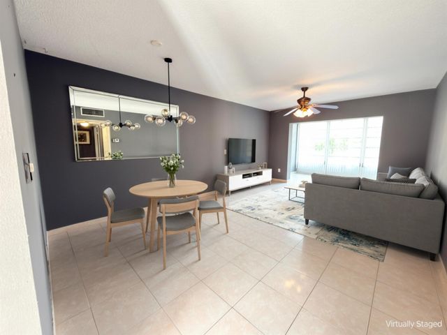 5041 W Oakland Park Boulevard 111, Lauderdale Lakes, FL 33313