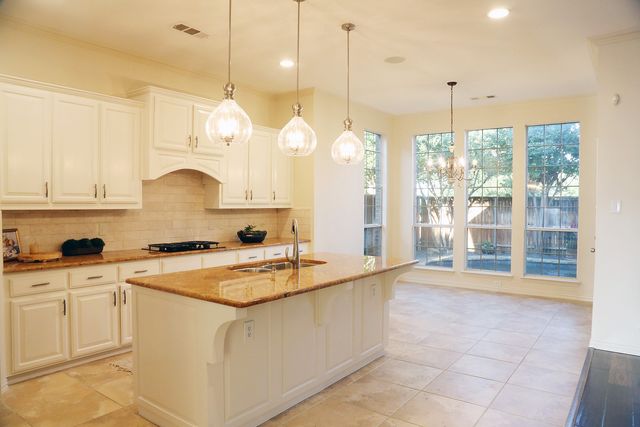 8317 Victoria Lane, Lantana, TX 76226