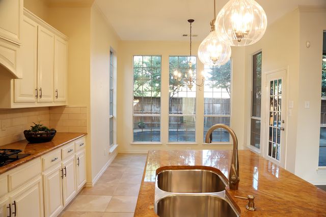 8317 Victoria Lane, Lantana, TX 76226