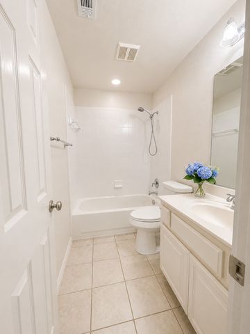 8317 Victoria Lane, Lantana, TX 76226