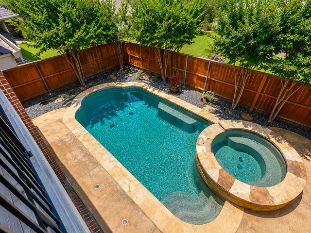 8317 Victoria Lane, Lantana, TX 76226