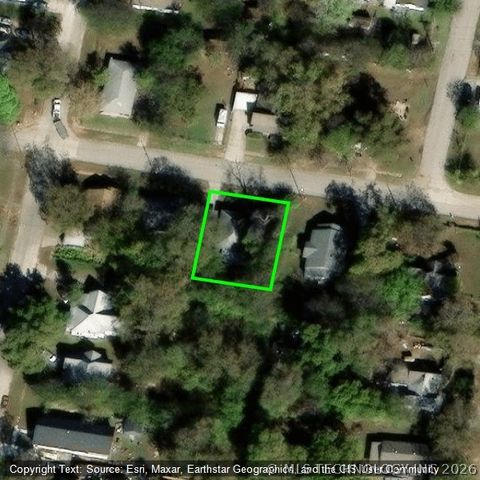 720 NE 4th Street, Ardmore, OK 73401