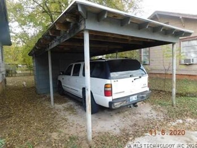 720 NE 4th Street, Ardmore, OK 73401