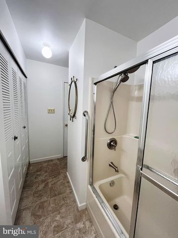 106 AVIGNON WAY, Pennsauken, NJ 08109