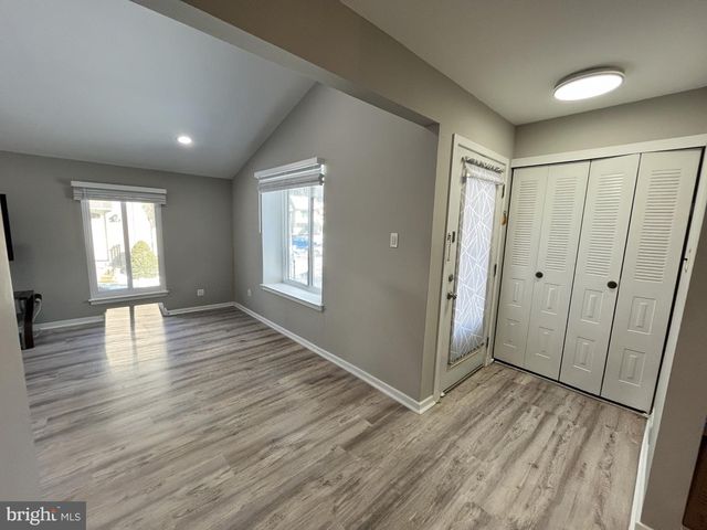 106 AVIGNON WAY, Pennsauken, NJ 08109