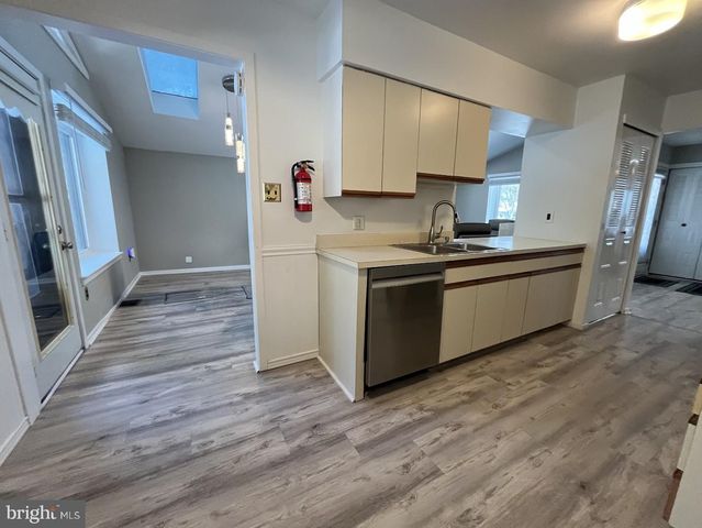 106 AVIGNON WAY, Pennsauken, NJ 08109