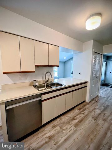 106 AVIGNON WAY, Pennsauken, NJ 08109