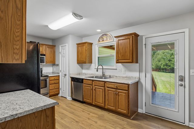 1402 Alyssa Dr, Chapel Hill, TN 37034