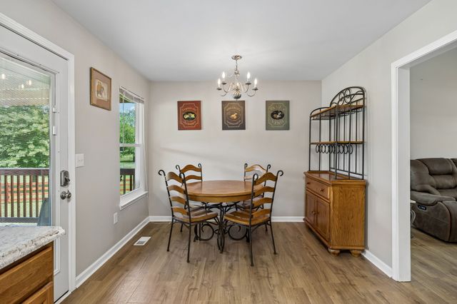 1402 Alyssa Dr, Chapel Hill, TN 37034