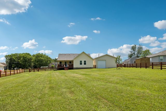 1402 Alyssa Dr, Chapel Hill, TN 37034
