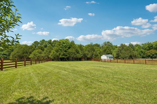 1402 Alyssa Dr, Chapel Hill, TN 37034