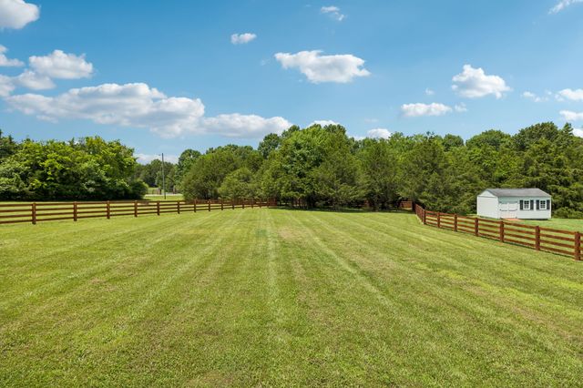 1402 Alyssa Dr, Chapel Hill, TN 37034