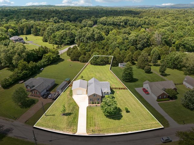 1402 Alyssa Dr, Chapel Hill, TN 37034