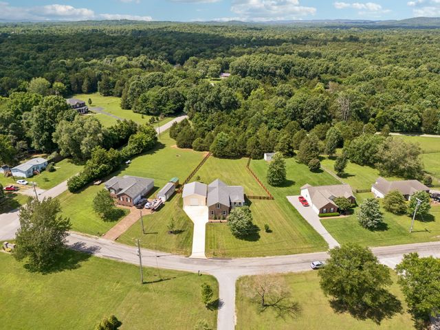 1402 Alyssa Dr, Chapel Hill, TN 37034