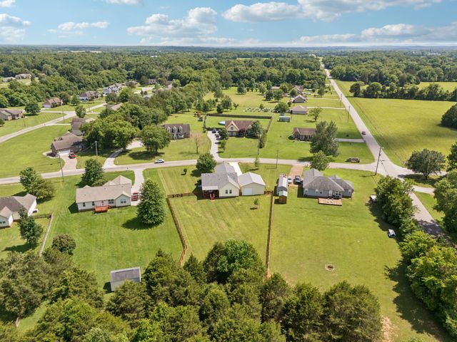 1402 Alyssa Dr, Chapel Hill, TN 37034