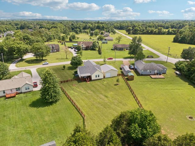 1402 Alyssa Dr, Chapel Hill, TN 37034