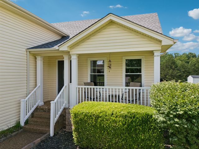 1402 Alyssa Dr, Chapel Hill, TN 37034