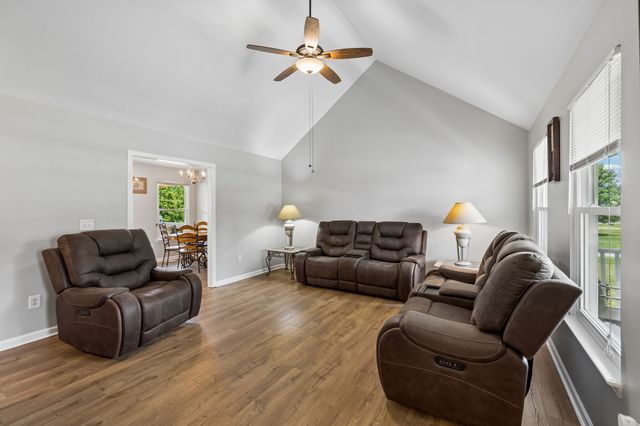 1402 Alyssa Dr, Chapel Hill, TN 37034