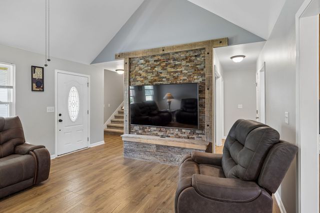 1402 Alyssa Dr, Chapel Hill, TN 37034