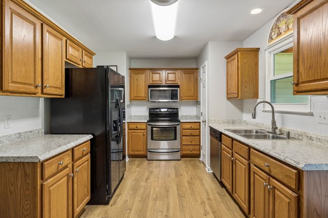 1402 Alyssa Dr, Chapel Hill, TN 37034