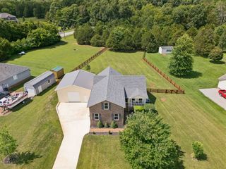 1402 Alyssa Dr, Chapel Hill, TN 37034