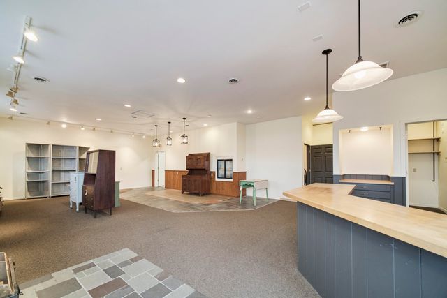 4990 Main Street, Onekama Vlg, MI 49675