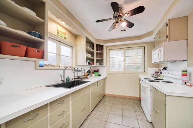 4990 Main Street, Onekama Vlg, MI 49675