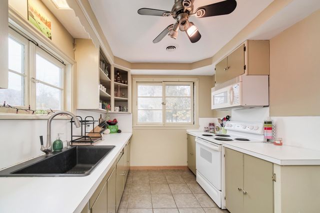 4990 Main Street, Onekama Vlg, MI 49675