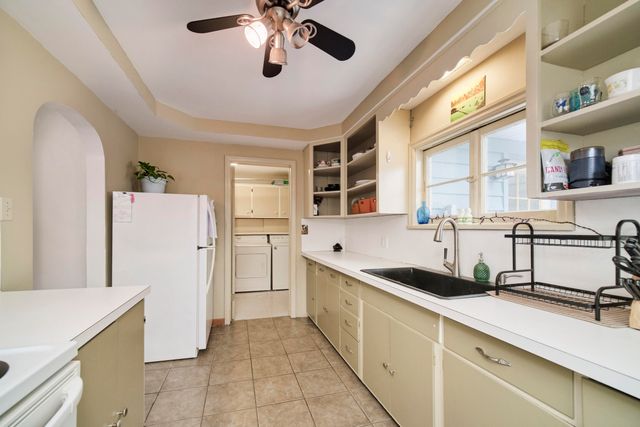 4990 Main Street, Onekama Vlg, MI 49675