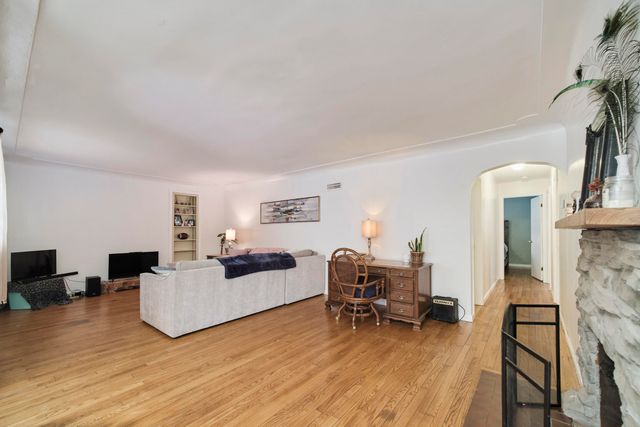 4990 Main Street, Onekama Vlg, MI 49675