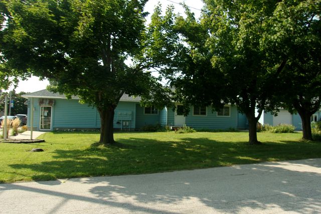 4990 Main Street, Onekama Vlg, MI 49675