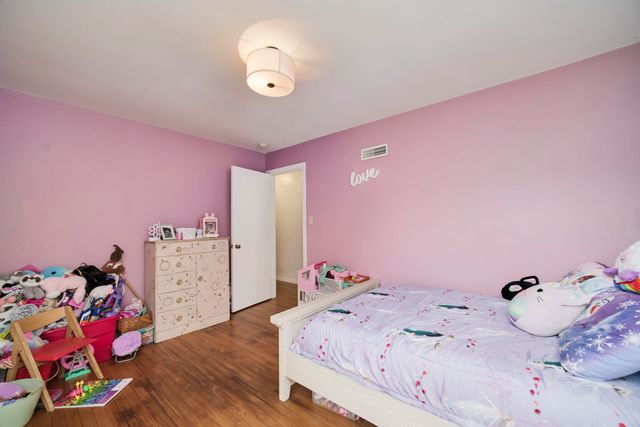 4990 Main Street, Onekama Vlg, MI 49675