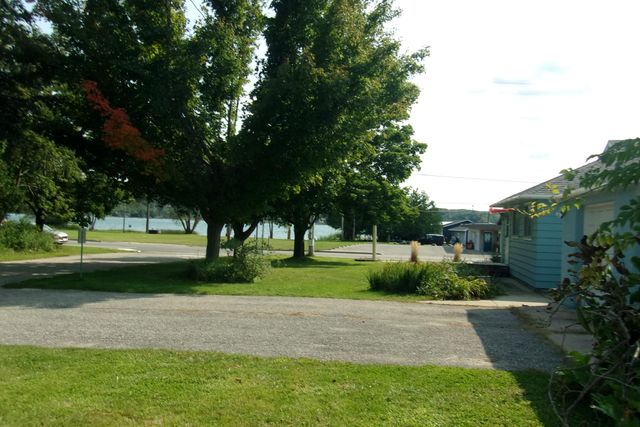 4990 Main Street, Onekama Vlg, MI 49675