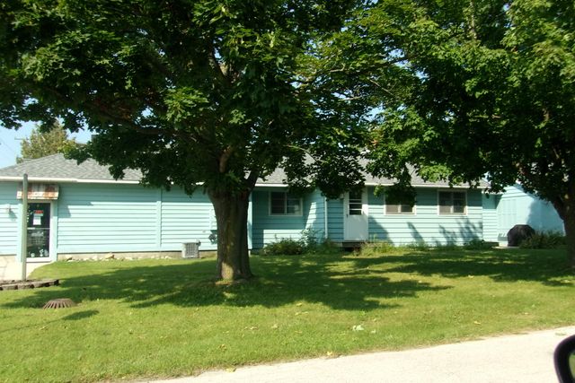 4990 Main Street, Onekama Vlg, MI 49675