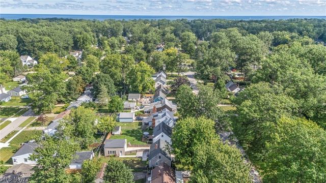 342 Inwood Boulevard, Avon Lake, OH 44012