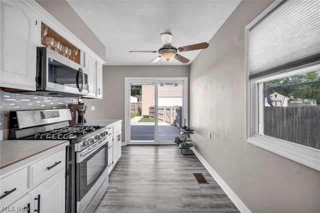 342 Inwood Boulevard, Avon Lake, OH 44012