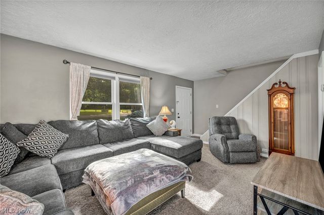 342 Inwood Boulevard, Avon Lake, OH 44012