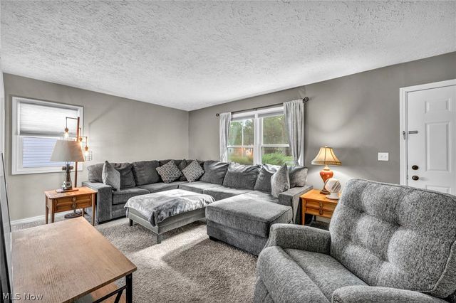 342 Inwood Boulevard, Avon Lake, OH 44012