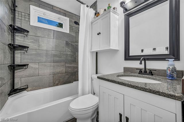 342 Inwood Boulevard, Avon Lake, OH 44012