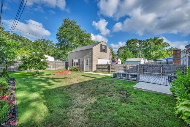 342 Inwood Boulevard, Avon Lake, OH 44012