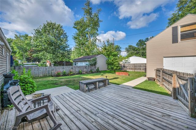 342 Inwood Boulevard, Avon Lake, OH 44012