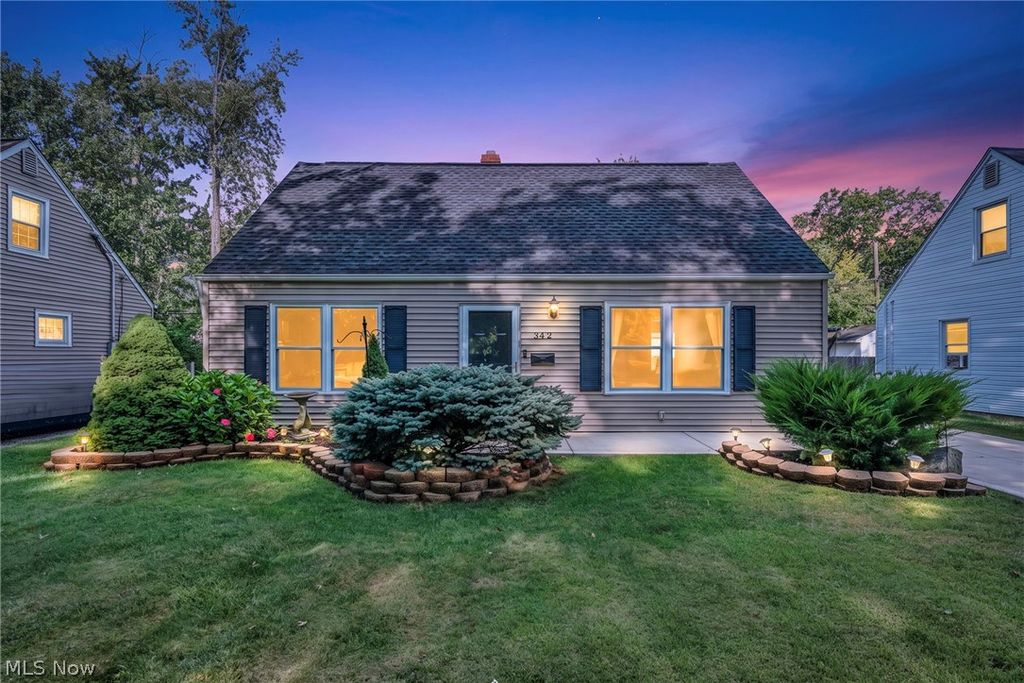 342 Inwood Boulevard, Avon Lake, OH 44012