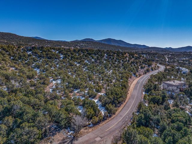 127 Barranca, Santa Fe, NM 87501