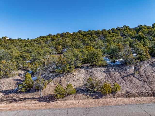 127 Barranca, Santa Fe, NM 87501