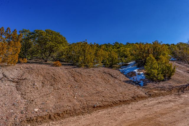 127 Barranca, Santa Fe, NM 87501