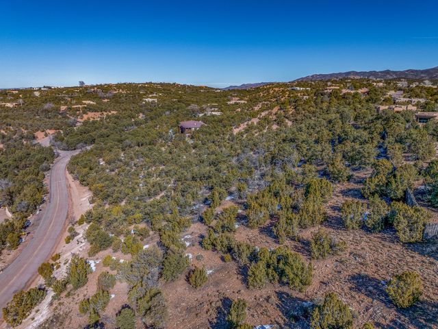 127 Barranca, Santa Fe, NM 87501