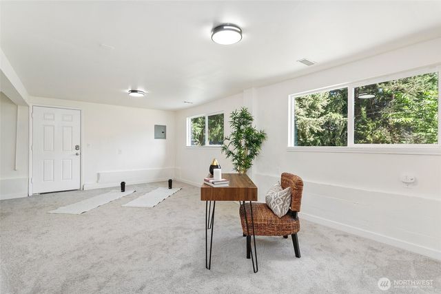 6046 NE 204th Street, Kenmore, WA 98028