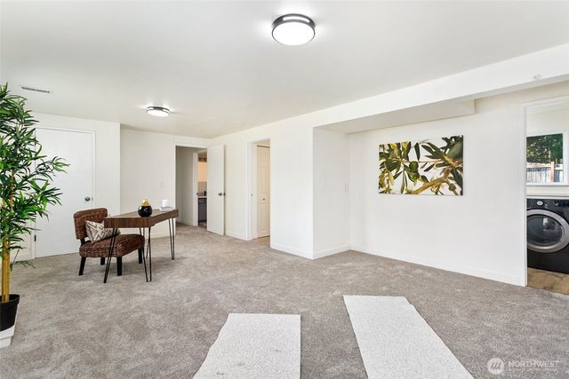 6046 NE 204th Street, Kenmore, WA 98028