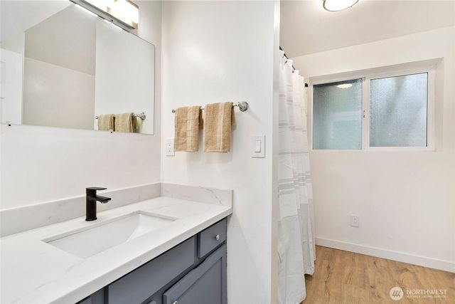 6046 NE 204th Street, Kenmore, WA 98028